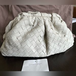 Bottega Veneta large clutch in white intrecciato